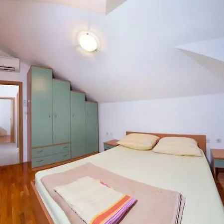 In Great Location Apartment *